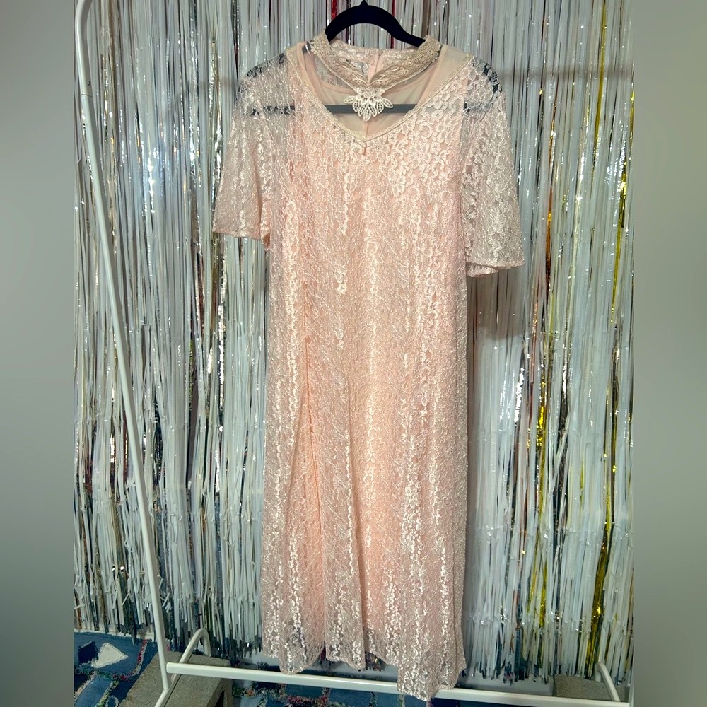 Vintage Lace Dress in Soft Pink